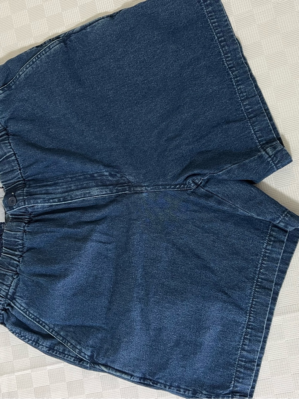 Women's Blue Elastic-Waist Jean Shorts - Picture 2 of 4